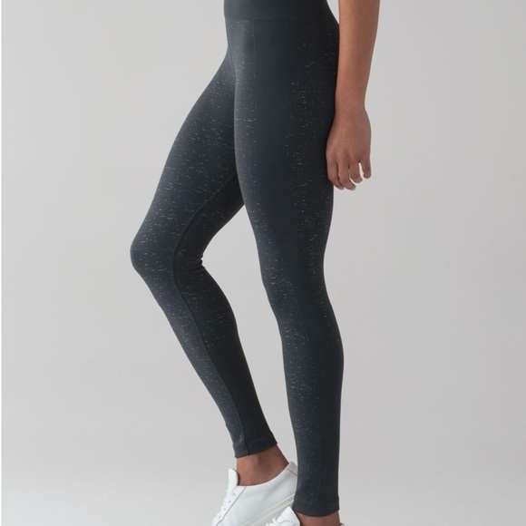 Lululemon Free To Flow 7/8 Tight Leggings Black Size 6 - Picture 3 of 12